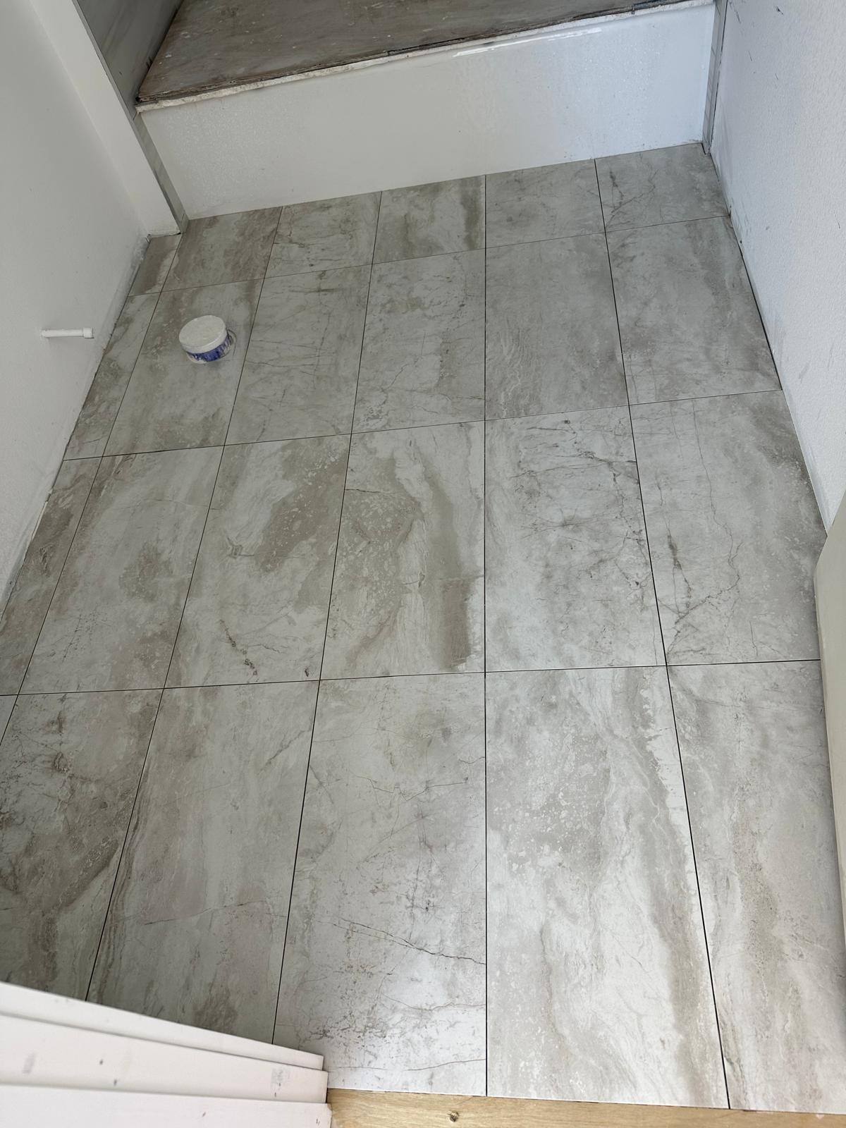 Deluxe Shower Suite